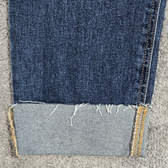 Old Navy NWT Low Rise Boyfriend Jeans Dark Wash Rolled Cuffs Cropped PETITE - Picture 6 of 10